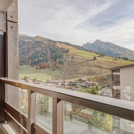 Sunny With Balcony Apartment *